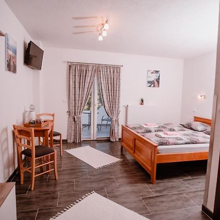 House Karakas Hotel Korenica Bagian luar foto