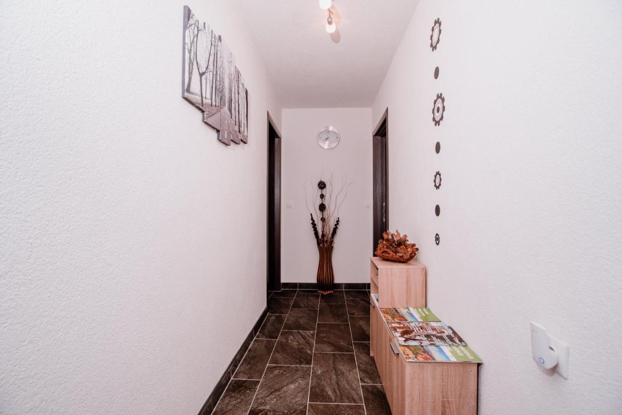 House Karakas Hotel Korenica Bagian luar foto