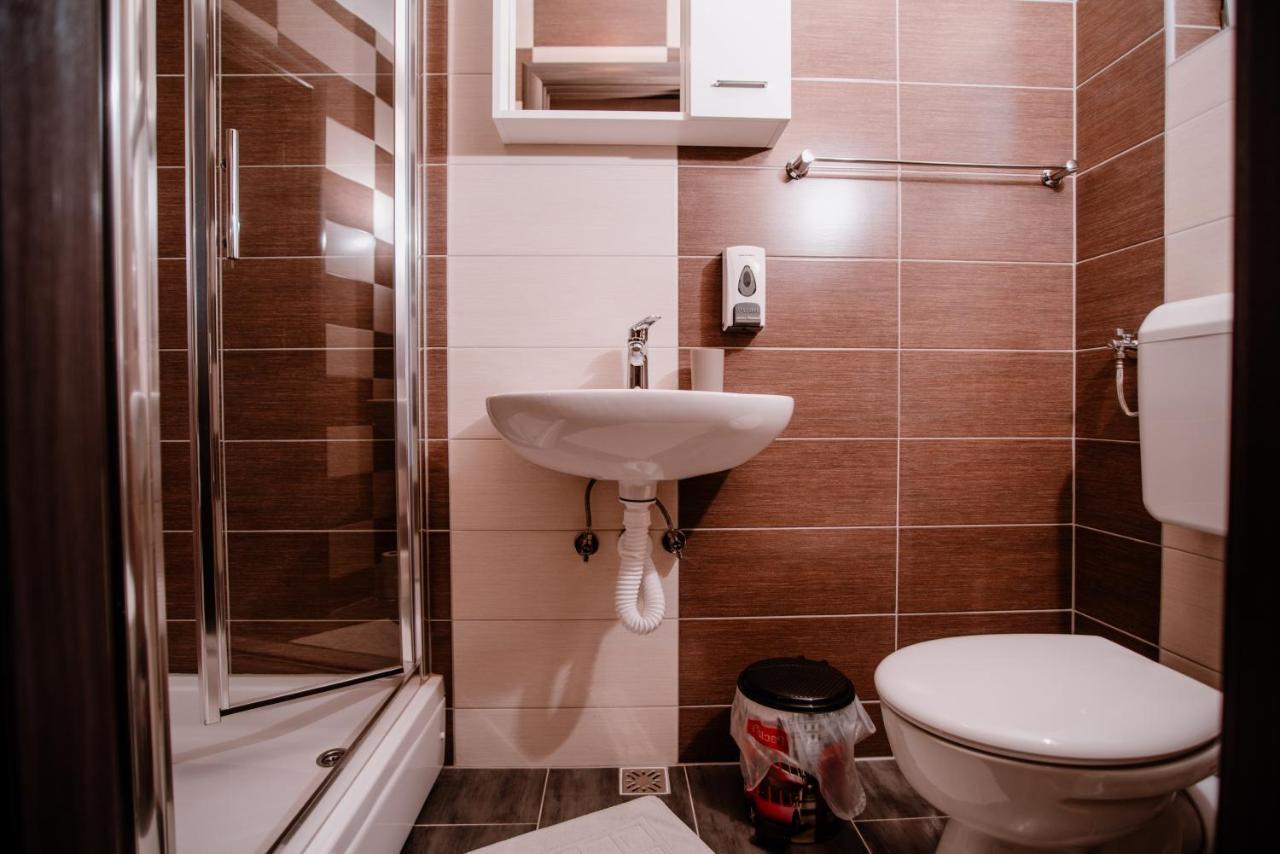 House Karakas Hotel Korenica Bagian luar foto